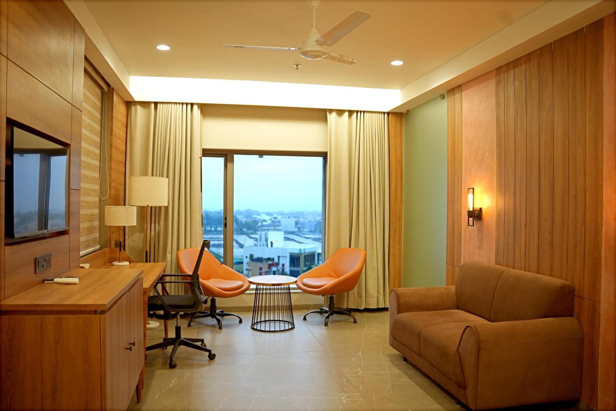 The Sky Imperial Hotel Kailash Jamnagar Bagian luar foto