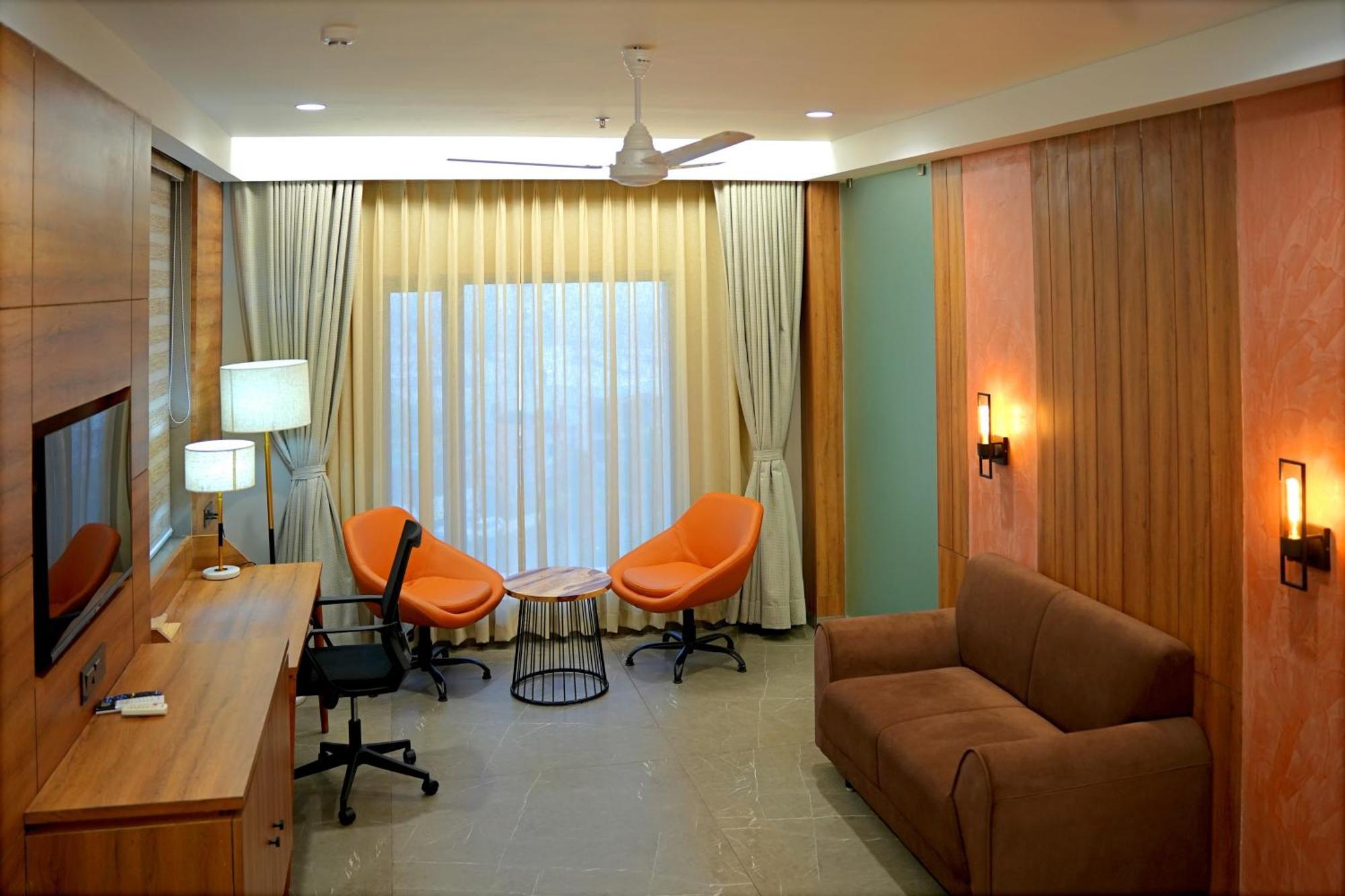 The Sky Imperial Hotel Kailash Jamnagar Bagian luar foto